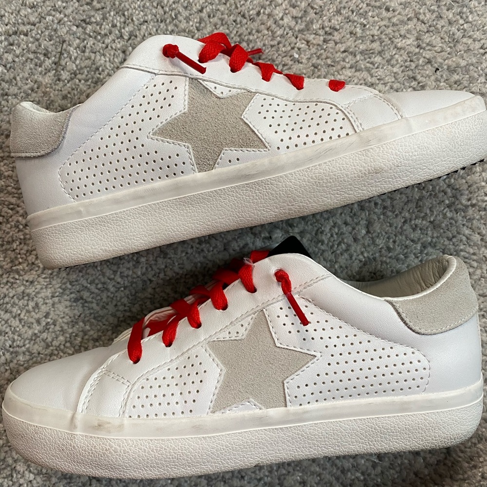 Steve Madden Sneakers